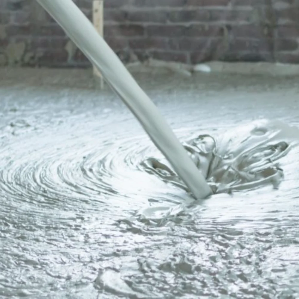 Het storten van isolatiebeton als nieuwe vloer